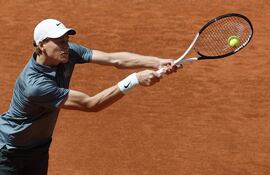 El tenista italiano Jannik Sinner durante el partido contra el francés Arthur Fils en las semifinales del Madrid Open en el Caja Mágica, en Madrid, España.