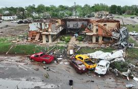 Tornados mortales dejan estelas de destrucción en Oklahoma