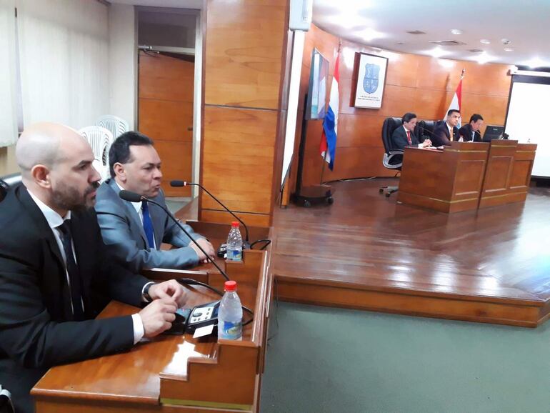 oscar rodríguez victor hugo julio defensor y vicedefensor municipal
De Lia M. Barrios <liabarriosu@gmail.com>
Destinatario foto <foto@abc.com.py>
Fecha 16-08-2023 12:43