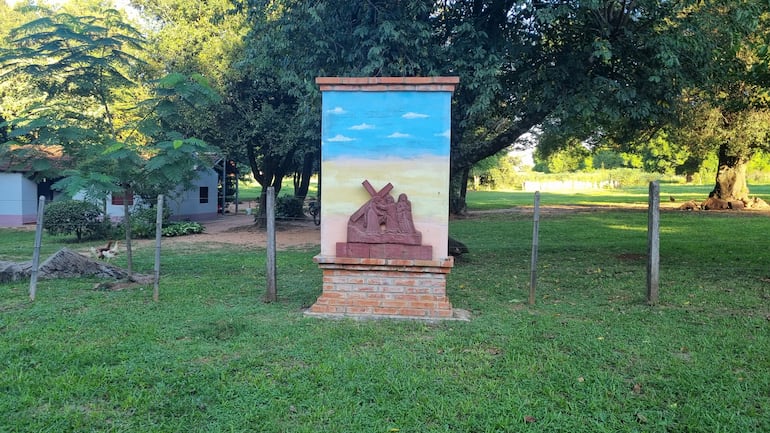 Monumentos de piedras que recrea la pasión de Cristo en Tañarandy.