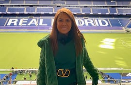 La senadora Celeste Amarilla en el estadio Santiago Bernabéu.