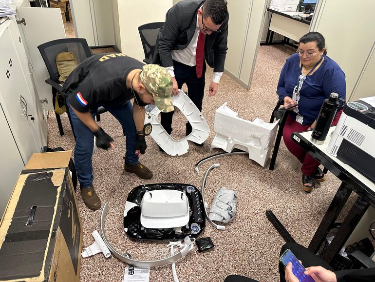 Marihuana incautada en silla para bebés que provino de Miami y tenía como destino Alto Paraná.