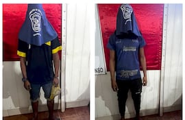 Sorprenden a dos jóvenes robando cables y piezas de ambulancias en predio del IPS Yrendague