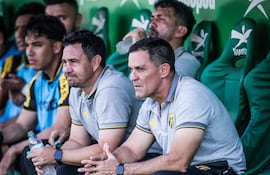 El argentino Víctor Eduardo Ceferino Bernay (55 años), entrenador de Guaraní.