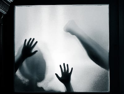 Imágenes ilustrativas sobre abuso infantil.