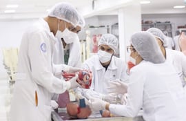 La carrera de Medicina de la UnInter tiene una duración de
seis años y está en proceso de acreditación por la ANEAES.