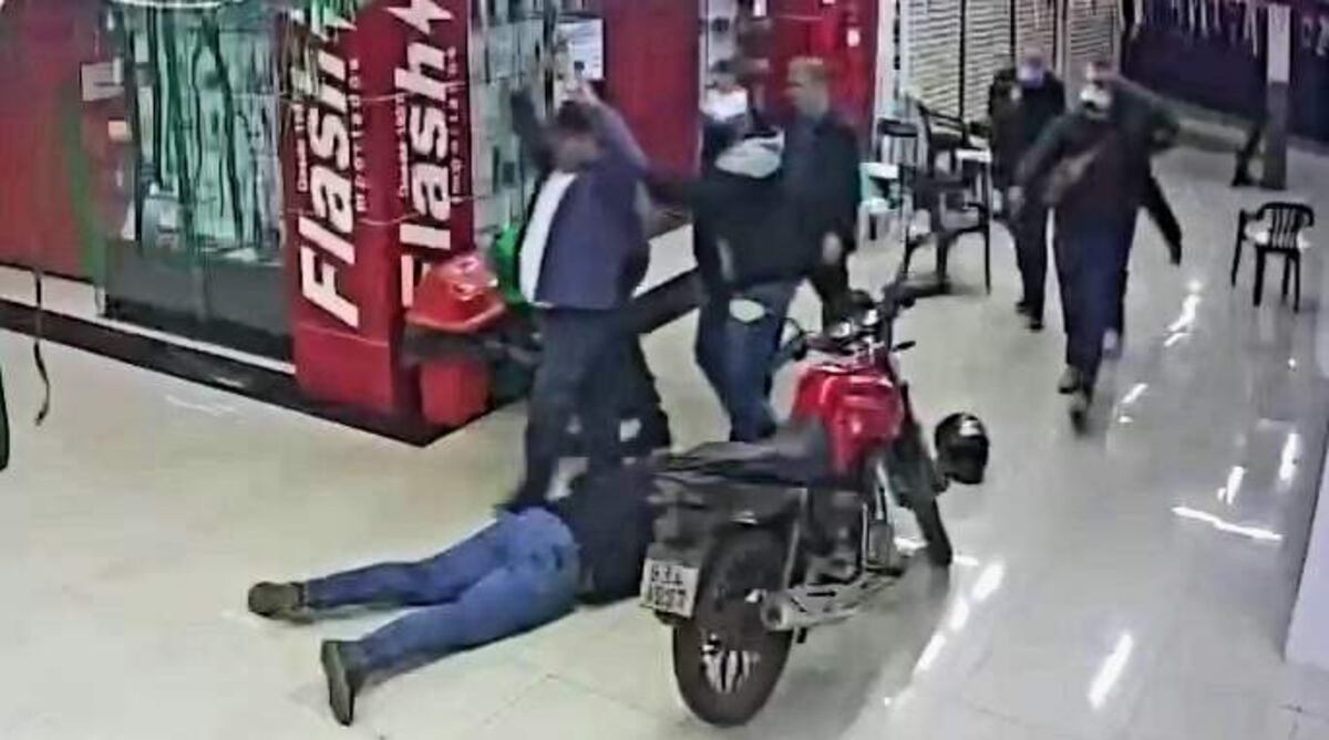 Video: así entraron a una galería céntrica de Ciudad del Este para robar un millonario botín