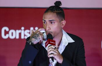 El delantero brasileño Raphinha se perderá el clásico español entre Real Madrid y Barcelona por lesión.