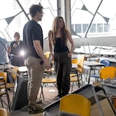 La cantante colombiana Shakira visitó la Institución educativa Carrasquilla Industrial, luego del terremoto de magnitud 7,4 en Quibdó (Colombia). (EFE/ STR)