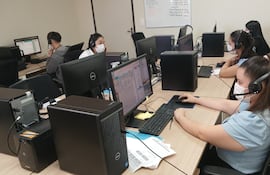 Call Center del Hospital General de Coronel Oviedo atiende a unos 1300 llamadas por día.