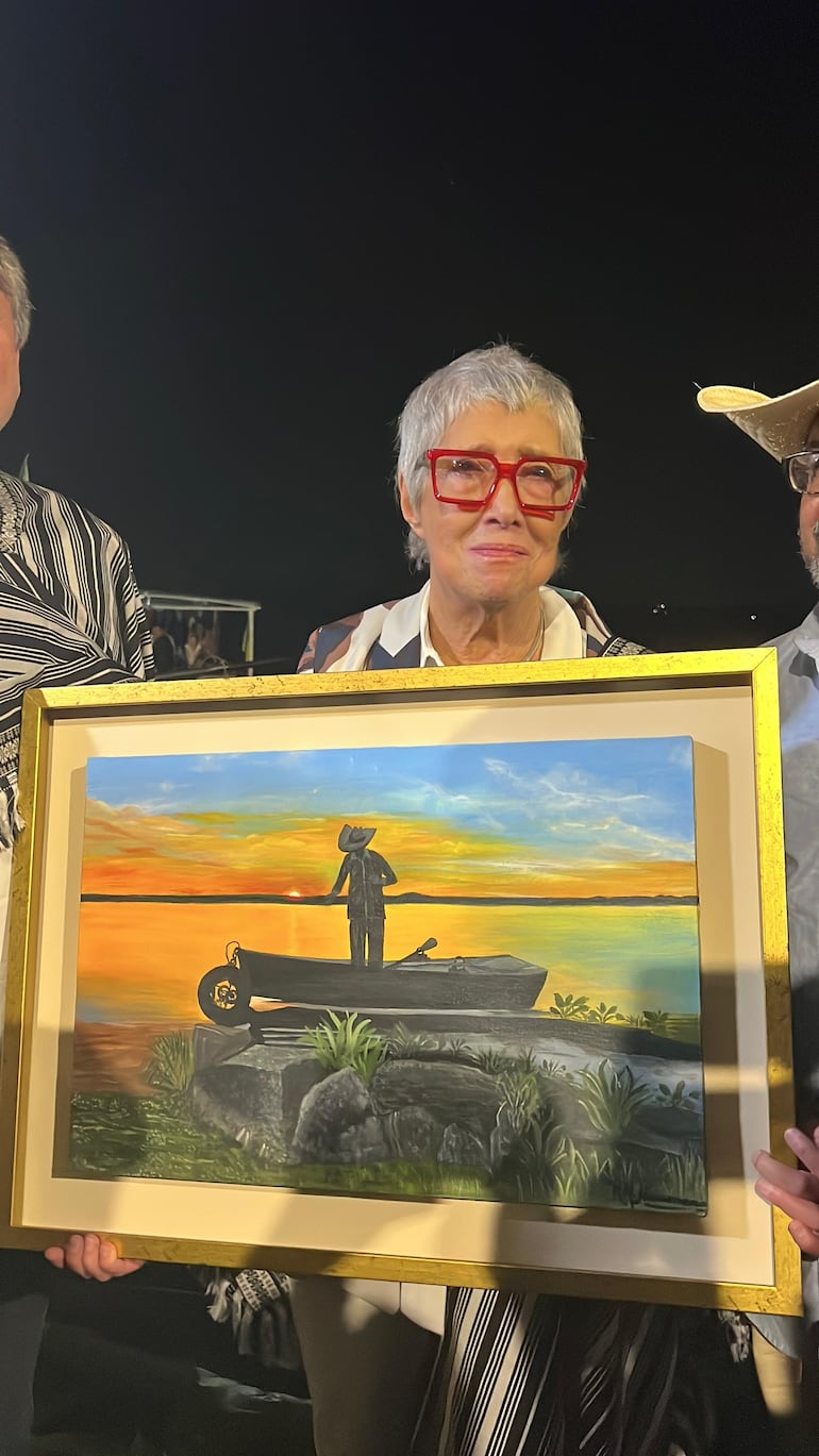 La artista argentina Teresa Parodi participó del descubrimiento de la escultura de Pedro Canoero.