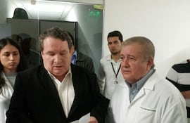 el-dr-roberto-corbeta-lee-la-renuncia-de-anibal-peris-al-decanato-de-la-facultad-de-medicina-de-la-una-ahora-fue-elegido-como-encargado-de-despacho--133040000000-1383207.jpg