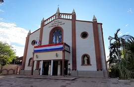 Fachada de la Basílica Menor Nuestra Señora del Pilar.