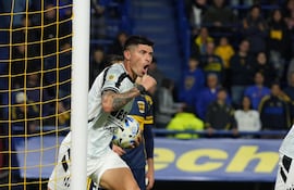 El paraguayo José Florentín, futbolista de Central Córdoba, celebra un gol en el partido frente a Boca Juniors por la fecha 9 del torneo Clausura 2025 de la Liga Profesional de Argentina en el estadio la Bombonera, en Buenos Aires, Argentina.