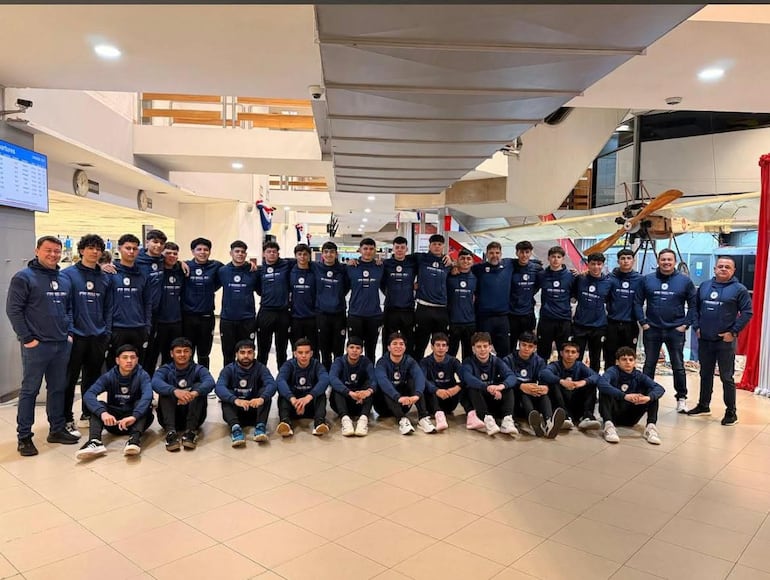 Las selecciones paraguayas Sub 18 y Sub 20 que participarán del Trophy en Lima.
