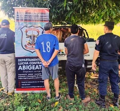 Los detenidos Florentino Santacruz Trinidad (62 años) y Pedro Fabián Benítez Arguello (28 años).