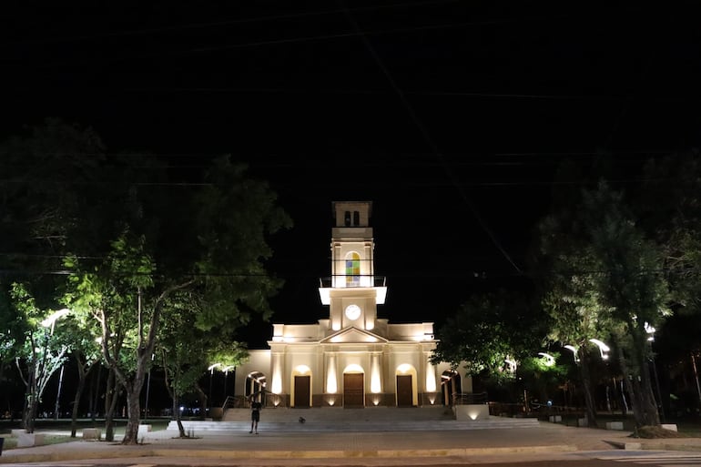 El templo de San Francisco de Asís es uno de los patrimonios religiosos más admirados de Atyrá, por su historia, arquitectura y el valor espiritual que representa para la comunidad.