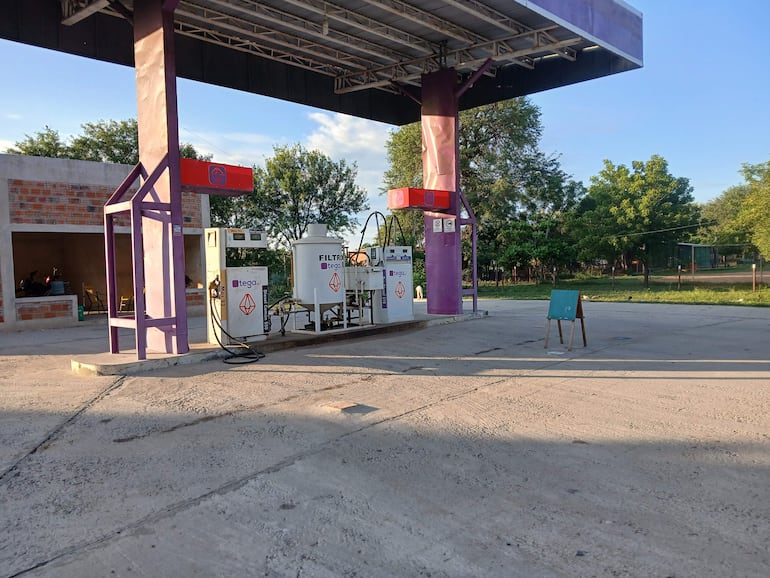 Estación de servicio afectado por el desabastecimiento de combustibles