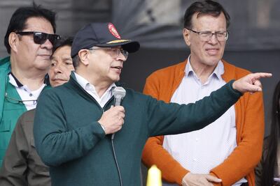 El presidente de Colombia, Gustavo Petro (c).
