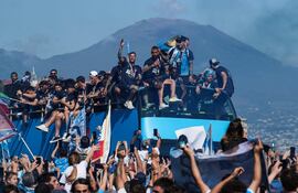 Jugadores y aficionados celebraron el “Scudetto” de Napoli.