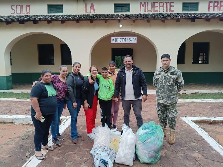 Vecinos de San Juan Bautista se organizan para asistir a familias afectadas por inundaciones