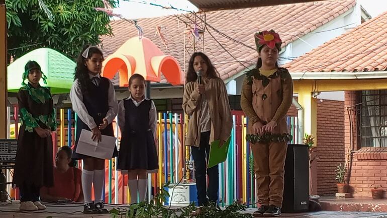 Al término de la dramatización los estudiantes compartieron su experiencia.