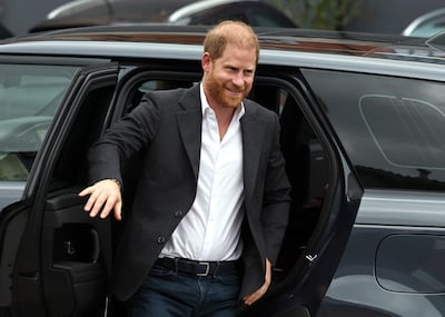 El príncipe Harry expresó su deseo de reconciliarse con la familia real británica.