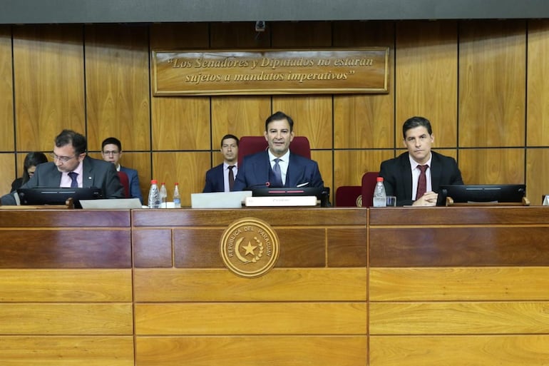 El senador Silvio "Beto" Ovelar (ANR, HC) titular de la Comisión de Hacienda del Senado.