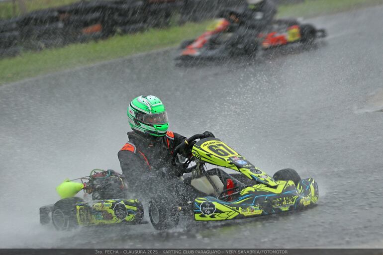 Bajo estas condiciones se corrió en la F4, que fue ganada por Juan Carlos Mendieta.