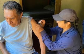 Enfermeros de Caacupé y otros distritos de Cordillera intensifican la vacunación domiciliaria.