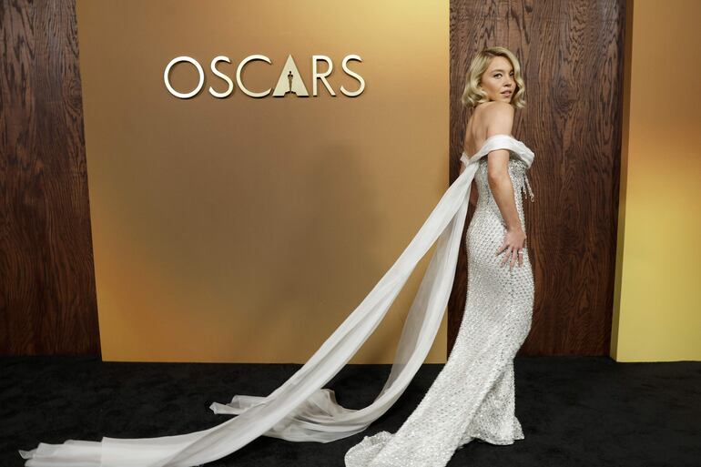 La actriz Sydney Sweeney lució deslumbrante en los Governors Awards 2025 en Los Ángeles, California. (EFE/EPA/CAROLINE BREHMAN)
