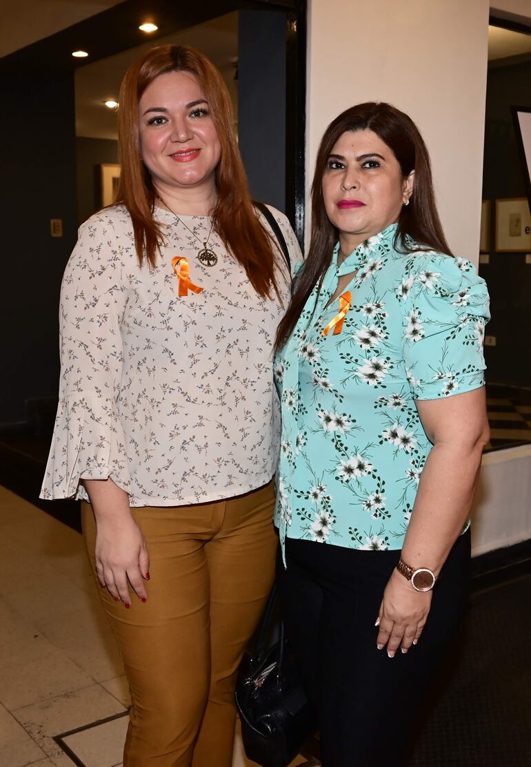 Paola Piris y Myriam Duarte.