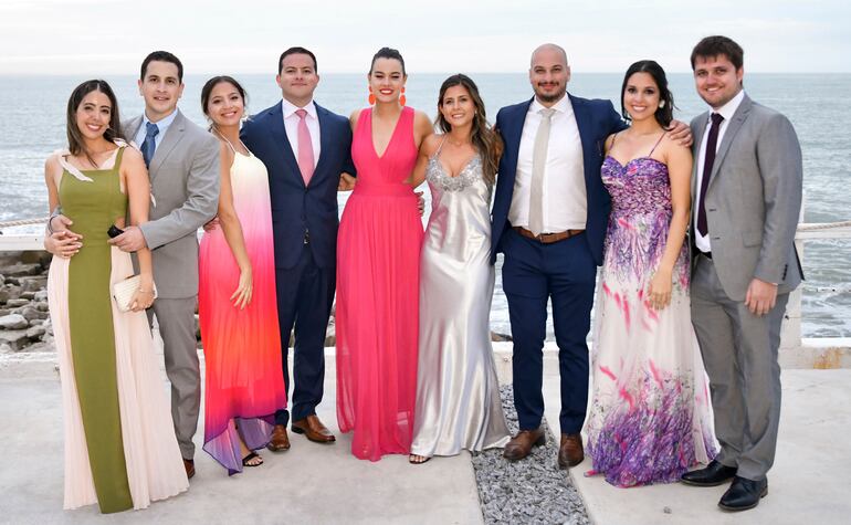 Karina Olmedo, Benito Pereira, Mar Arce, Hugo Cubilla, María de la Paz Quiroz, Isabella Velázquez, Federico Traba, Belén Riveros y Rodrigo del Puerto.