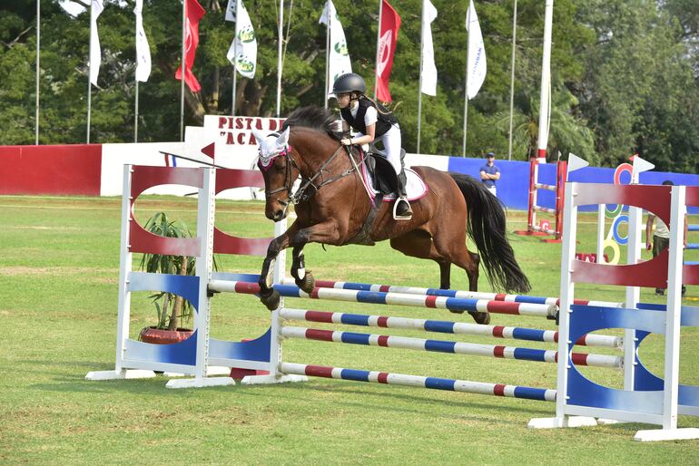 Grace Kelly Hicks compitió en Menores 0.90.
