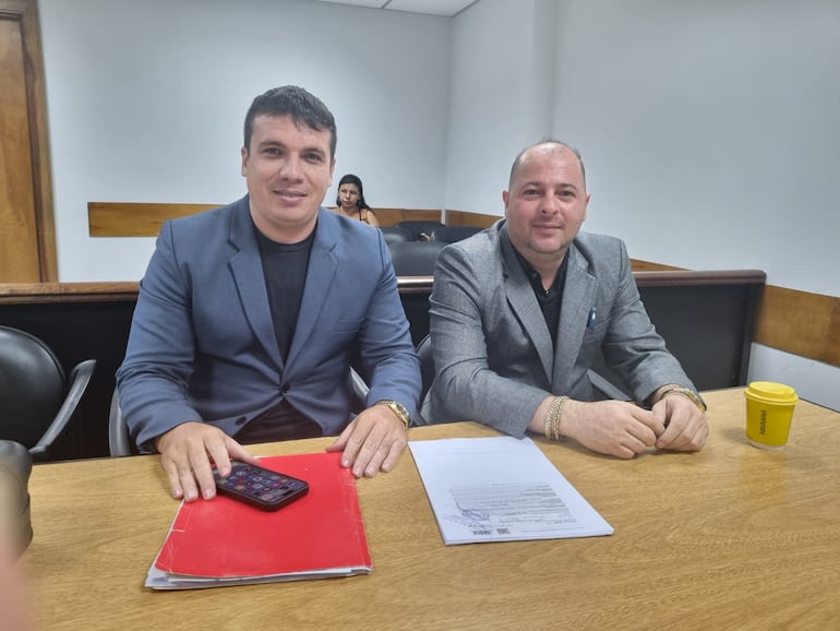 Los abogados Osvaldo Arrúa y Daniel Garcete, ejercieron la defensa de Cynthia Ojeda.