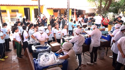 Los días posteriores al día en el que llegó caldo de cerdo en mal estado, la empresa continuó proveyendo el servicio de almuerzo pero ya bajo atenta mirada de los padres, que se aseguraron de qué servían a sus hijos.