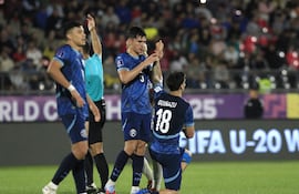 Lucas a Lucas. Quintana busca reponer a Guiñazú, con el dolor tremendo que sufrieron anoche los integrantes de la selección paraguaya del Mundial Sub 20.