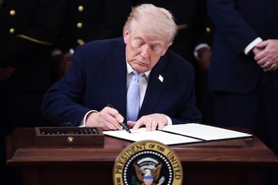 Imagen ilustrativa: el presidente de Estados Unidos, Donald Trump, firmando un documento.
