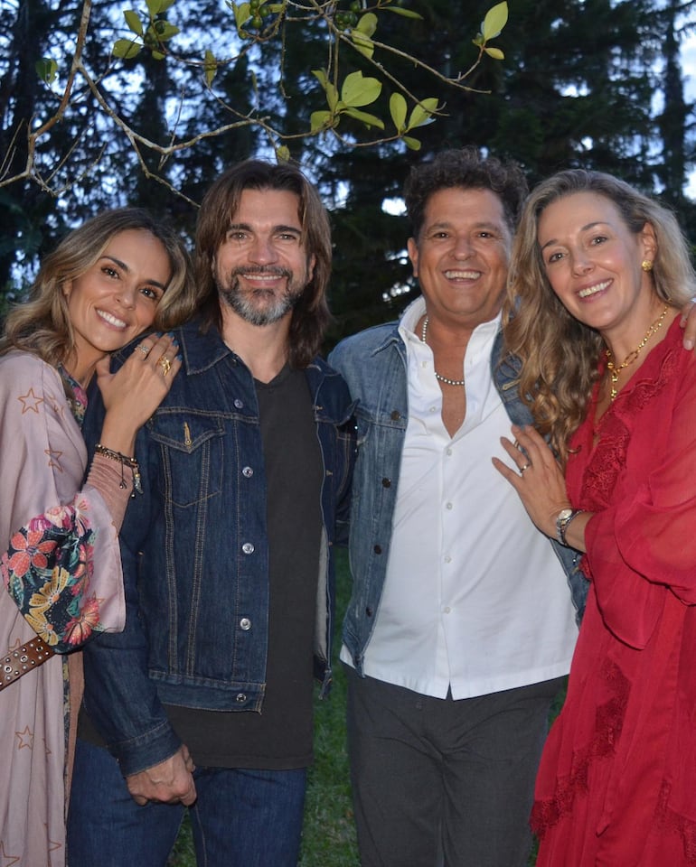 Karen Martínez, Juanes, Carlos Vives y Claudia Elena Vásquez. (Instagram/Karen Martínez)