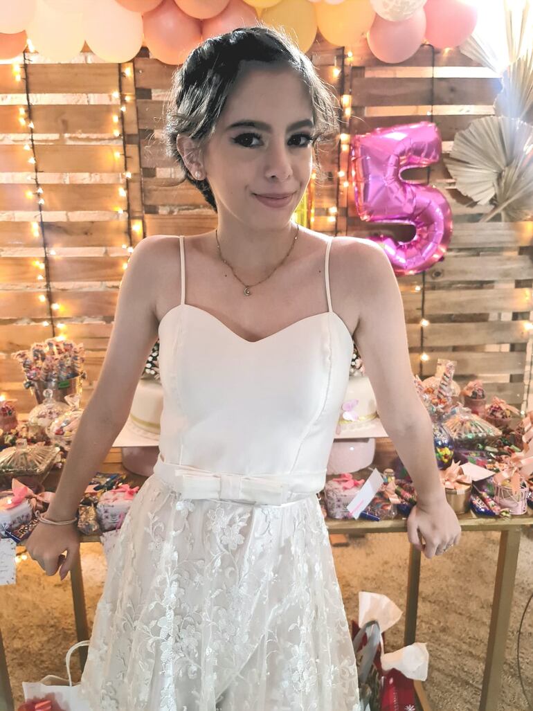 Sofía Ruiz González celebró sus 15 años.