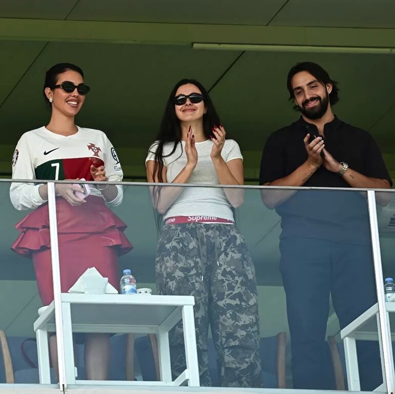 Mamá Georgina Rodríguez alentado desde el palco a Cristiano Ronaldo Junior.
(Instagram/Georgina Rodríguez)