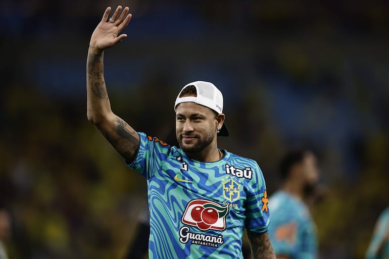 Neymar de Brasil reacciona este domingo, al finalizar el partido amistoso previo al Mundial 2026 entre Brasil y Panamá en el estadio Maracaná, en Río de Janeiro (Brasil). 