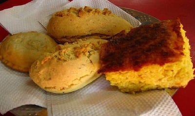 Empanada, chipa y chipa guazú, comidas típicas de la Semana Santa.