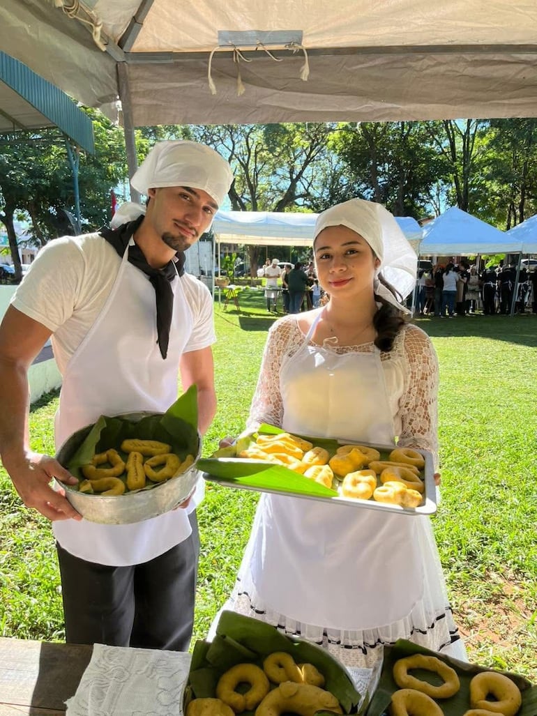 En Eusebio Ayala, los jóvenes se animaron con alegría y prepararon la chipa Barrero.
