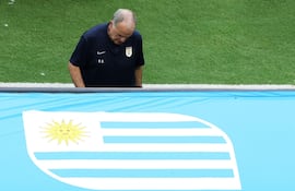 Marcelo Bielsa, director técnico de Uruguay, durante el partido del Grupo H de la Copa Mundial de la FIFA 2026 entre Arabia Saudita y Uruguay en el Miami Stadium, en Miami, Florida.