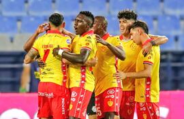 El "Poeta" Brian Montenegro (32 años) colaboró con un tanto para la victoria de visitante del Aucas contra Emelec por 2-0.