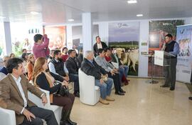 El Lic. Bernardo Sosa, gerente del SIRT, durante la presentación de su informe, en un acto realizado en el stand del MAG, en el marco de la Expo 2022.