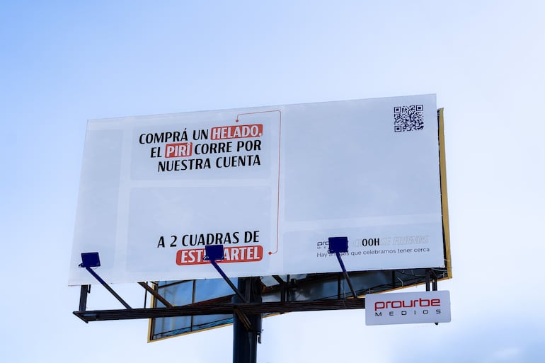 Los carteles de Prourbe dejaron de vender para comenzar a recomendar, con mensajes cercanos y creativos.