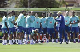 El entrenador de la selección brasileña Carlo Ancelotti, desea la reconciliación de la Canarinha con la afición local, con el amistoso de despedida ante Panamá.