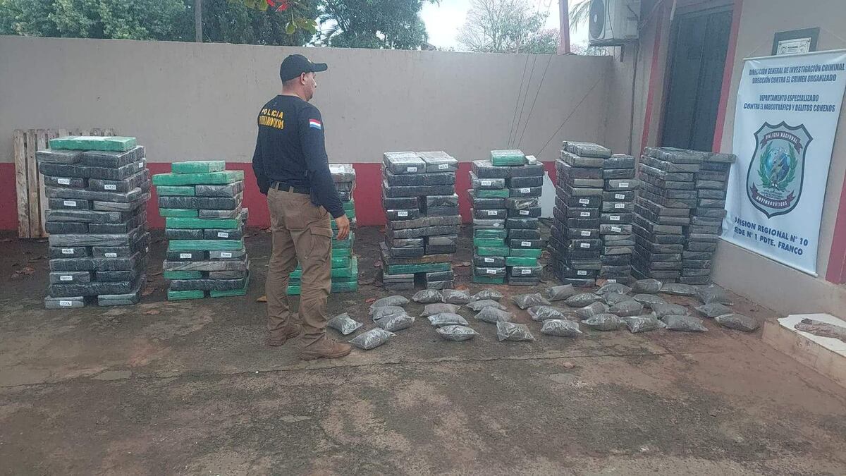 Hallan más de 1.700 kilos de marihuana en precario depósito a orillas del lago de Itaipú